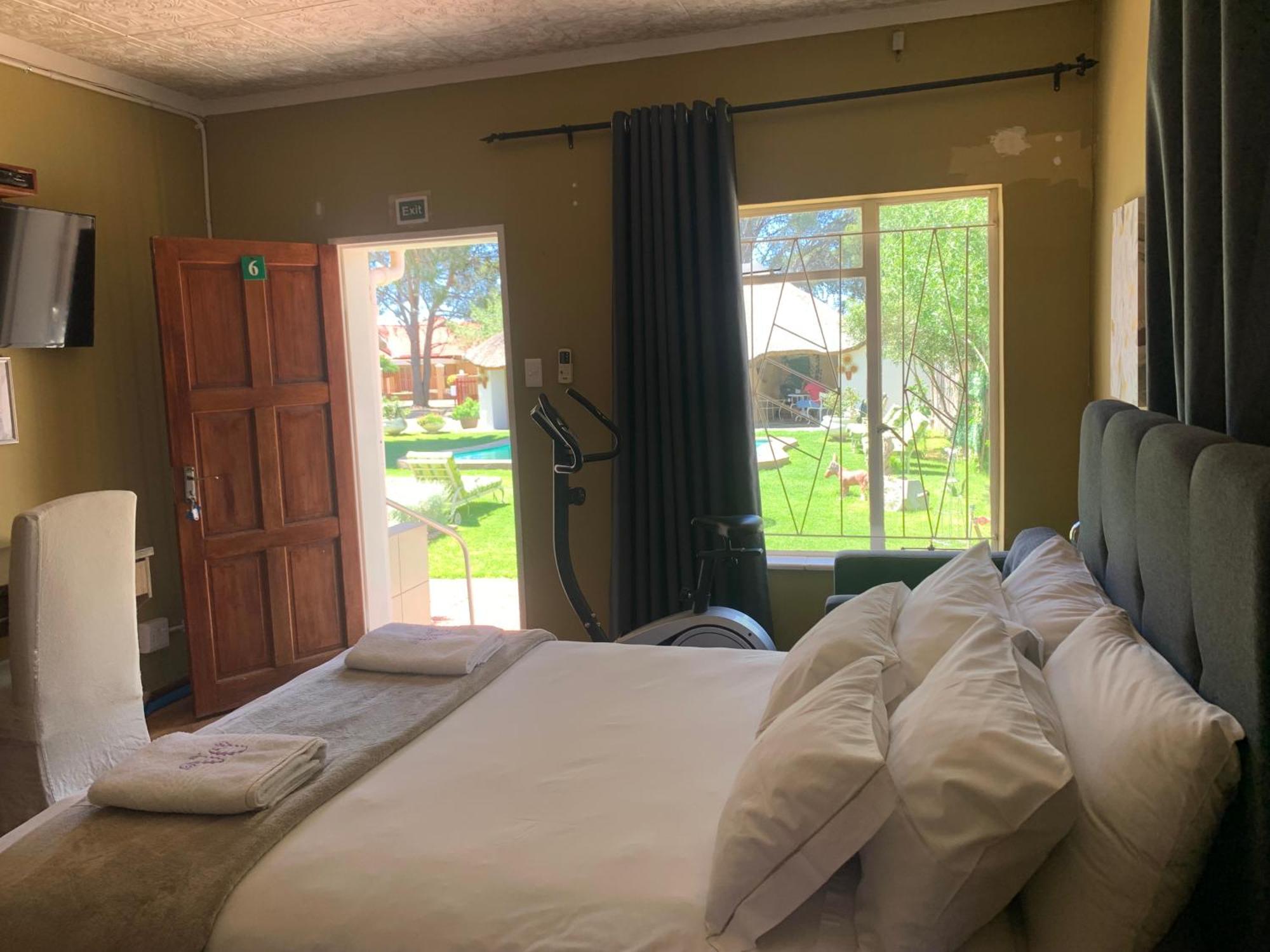 Victoria Oaks Guesthouse Victoria West Εξωτερικό φωτογραφία
